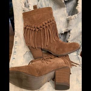 Sbicca Sound Khaki Macrame fringe Booties Size 8